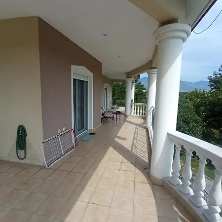 Apartament η αυλή