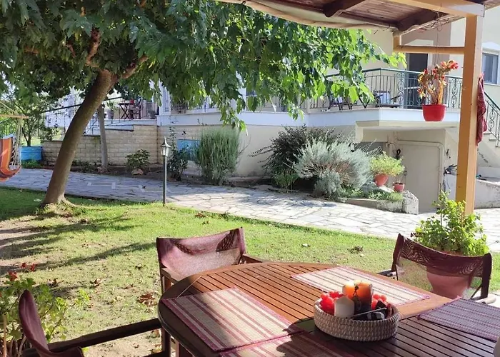 Η Αυλή Apartament Aridaía